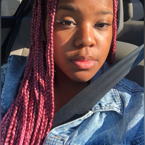 Meet your Posher, Laya - Picture 1 of 1